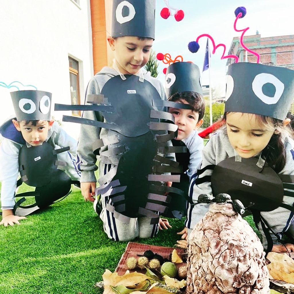 platinakademi's tweet photo. Bizimkisi küçük bir karınca meselesi 🤭🤭🐜🐜💕
.
.
#temeleğitim #temeleğitimehazırlık #karınca #karıncanınhayatı #okulöncesi #platinakademi #platinakademiilkokulu #platinkids #beststartpoint #edirneokul #edirneçocuk https://t.co/Y8KQppQcxt