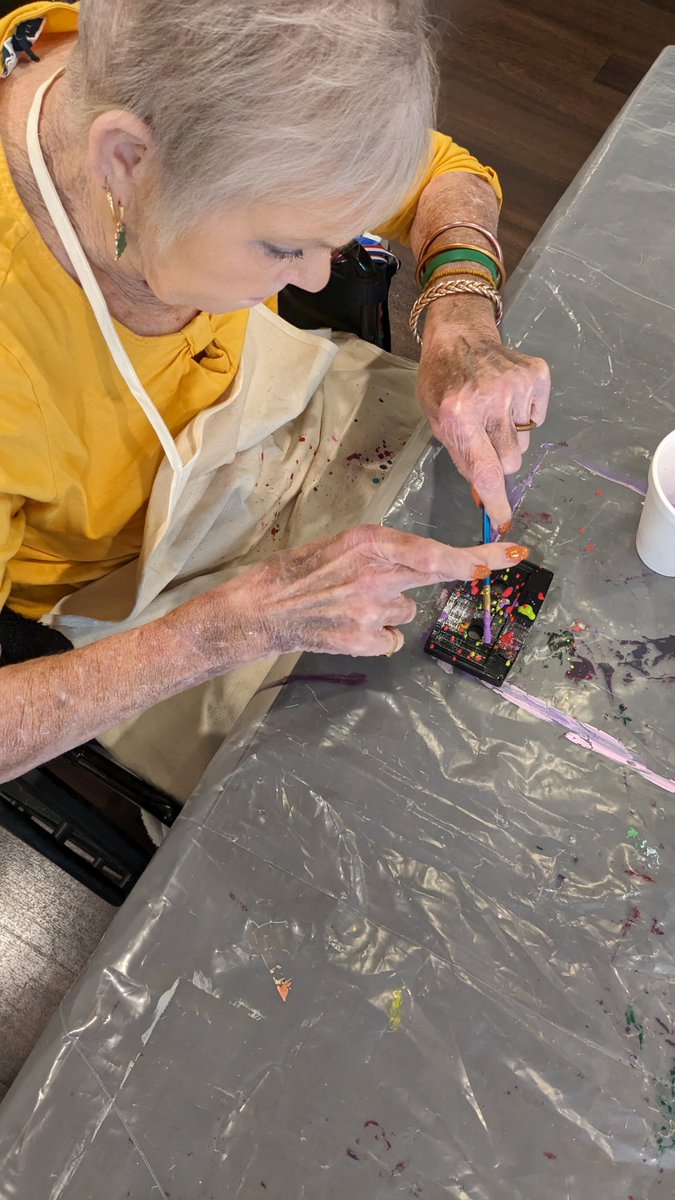 ViennaSprings's tweet photo. This week is electric! We started off our celebration of the 80s by splatter painting cassette tapes. Thank you to our volunteer that 3D printed the cassettes for this messy and incredibly fun project! #80sAreElectric #DancingthroughtheDecades #LifeatVienna https://t.co/BeS918e8VQ