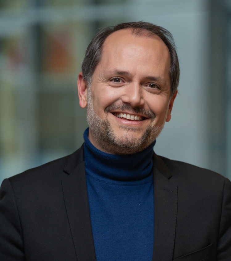 #Annonce <a href="/aborges_mkt/">Adilson Borges, PhD, HDR💡</a> est nommé nouveau Directeur Général et Doyen de Rennes School of Business à compter du 2 janvier 2024.
Il prendra la succession de Jean Audouard, qui conservera ses fonctions de Directeur Général et Doyen jusqu’à cette date 👉rennes-sb.fr/ecole1/actu-re…