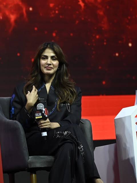 anonymous193614's tweet photo. You guys badly tried to do such with these people, but miserably failed !!!

And same will happen in case of Shehnaaz as well !!!

Ukhaad le, jo ukhaadna hai !!!

#ShehnaazGill #Shehnaazians https://t.co/9nEF020UwH