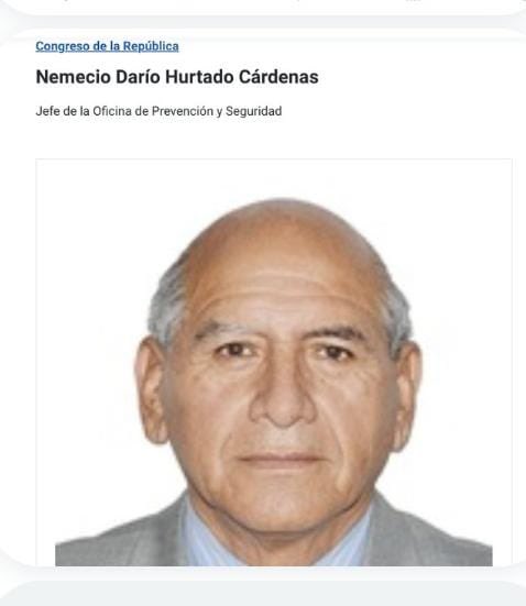 julianaoxenford's tweet photo. Buenos días, les cuento que este impresentable que se presenta como policía, es el flamante jefe de seguridad del congreso, al que le pagamos con nuestros impuestos y no solo se dedica a insultar a @rmapalacios y a mi. También hace campañas a favor de la DBA. @PILOTOAPACHE https://t.co/hMaWRUEYG3