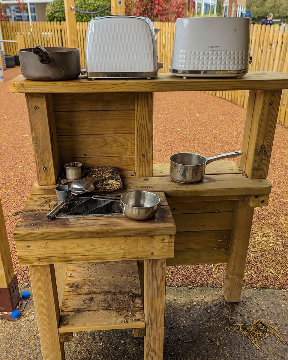 SawscapesP's tweet photo. We have a variety of Mud Kitchens ( toasters, etc not included 🍞🍳), and it's always fantastic to see they're being well used! #MudKitchen #OutdoorPlay #Playtime #CreativePlay #EarlyYearsEducation #LearningThroughPlay #messyplay #sawscapesplay https://t.co/4zp8bK2JQi