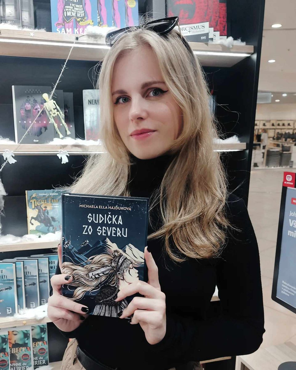 NoxBenedictaArt's tweet image. After all this time I'm finally able to find my illustrations in a Slovak bookstore! Thank you @michaelaellahajdukova for choosing me, can't wait for the sequel!
#bookillustration #bookart #dustjacket