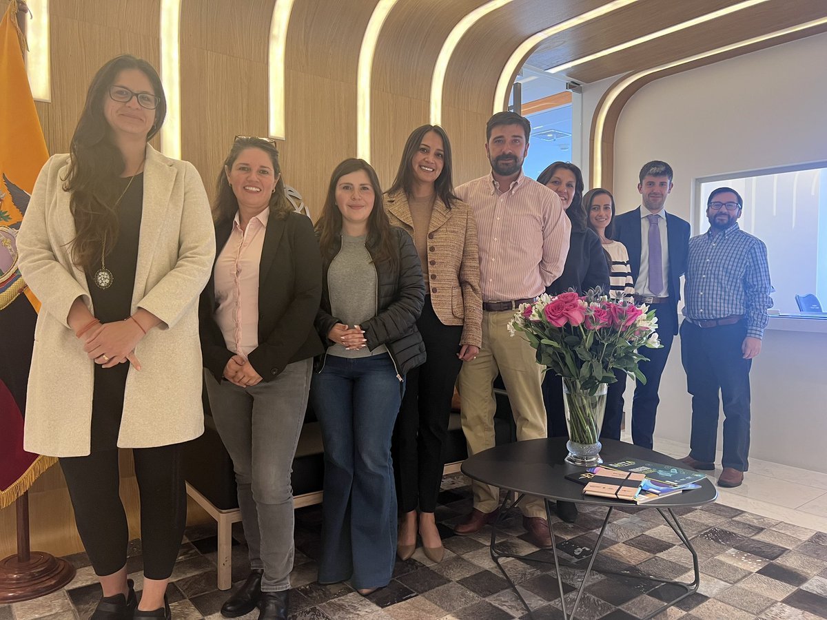 Buscando líneas de colaboración con la nueva directora del Fondo ambiental - Quito fondoambientalquito.gob.ec <a href="/monireinoso/">Mónica Reinoso P.</a> y su equipo. 

Muchos temas para trabajar entre y con <a href="/ambientequito/">Ambiente Quito</a> y <a href="/movilidadquito_/">Sec. Movilidad Quito</a> 

#CalidadDelAire 🌳
#MovilidadSostenible ⭐️