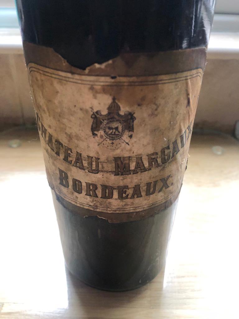 Padwords's tweet image. Hi @JeffLeve I read your article on the Chateau and wondered if you could help me age this bottle? #chateaumargaux  there is provenance