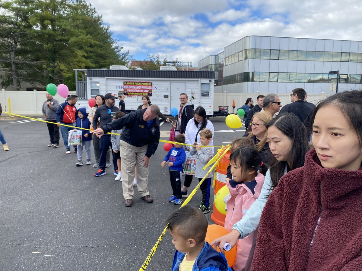 SenatorRhoads's tweet photo. Had a great time supporting my fellow firefighters at the Plainview Fire Department Fire Prevention Open House this weekend. Thank you for hosting the Open House and for all that you do to keep us safe!
#fireprevention #openhouse #longisland #sd5 #plainview #plainviewny https://t.co/AVyqZbxco2