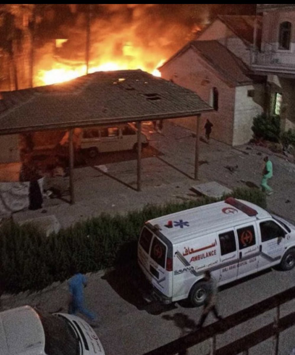 KATİL İSRAİL artık bir soykırım politikası uyguluyor. Hastane bombalamak caniliktir
Allah belanızı versin 
Nerde sürekli
 adalet ve insanlıktan bahseden ülkeler!! Bu vahşet bir an önce durdurulmalı