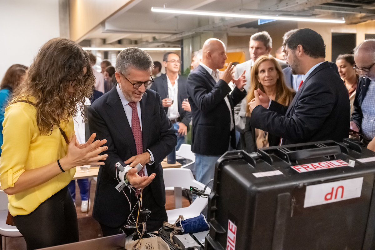 CamaraLisboa's tweet photo. A @unicornflisboa tem um novo inquilino
O @iti_larsys é a 1ª instituição dedicada à ciência dentro do espaço da Unicorn Factory, no Beato.
#Lisboa https://t.co/NvPEbfsXk9