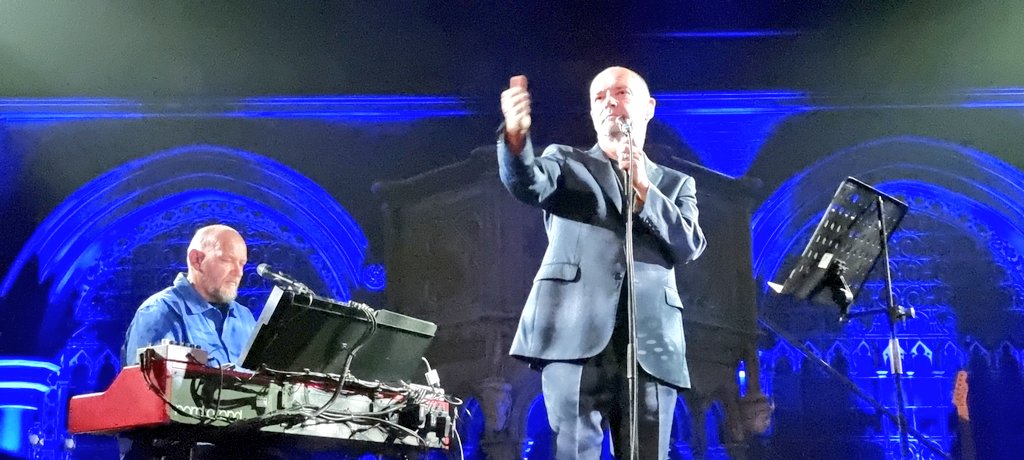 WatersideTV's tweet photo. @hueandcry excellent show at The Union Chapel https://t.co/UWOiZIgBuG