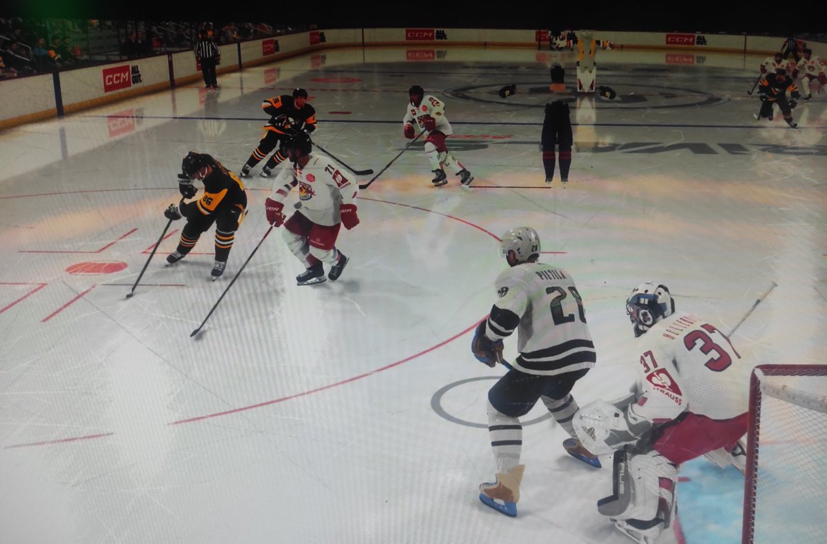 state of the game is fine #nhl24 
Welcome to my Hut Team btw <a href="/vee_SILE/">Väinö Pietilä</a>
