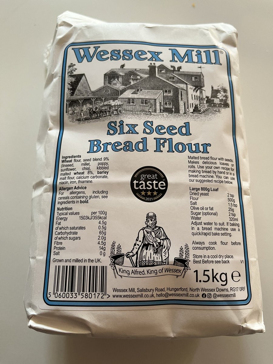 The first bread that I’ve baked in five years (I lost the sourdough starter in the divorce 😆).  Seeded sourdough using Wessex Mill six seed bread flour. #seededsourdough #sourdough #freshlybaked #freshbread #hurryupandcool