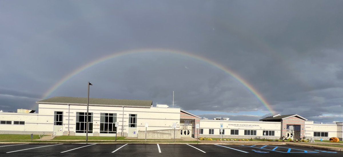 A sign that #TES is a truly magical place! ⁦<a href="/TewksburySchool/">Tewksbury Township School District</a>⁩