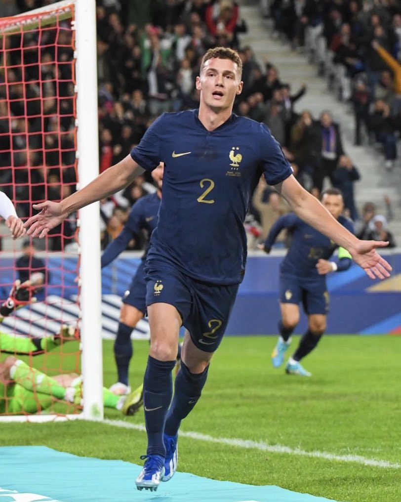Team_LilleOSC's tweet photo. On ne pouvait pas rêver mieux pour le retour de Pavard à Lille ! 🤩❤️🤍 https://t.co/VsorOLNmEk