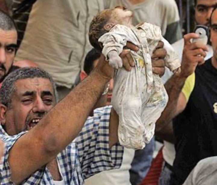 uykusuz_queen's tweet photo. Çocuklar uyurken sessiz olunur 
Öldürülürken değil ..#israilBirTeroerDevletidir https://t.co/edmHGTrTN9