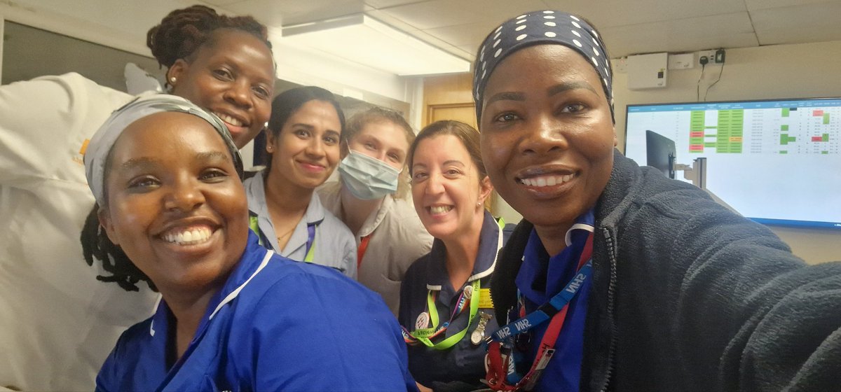 wandza100's tweet photo. @enherts #10a @EmileySmith team Rocks  #newband6 Vee #newRNA Ropa #newoscienurse Nimmy  and lovely Ellie just some of us https://t.co/WBMXVE9wEL