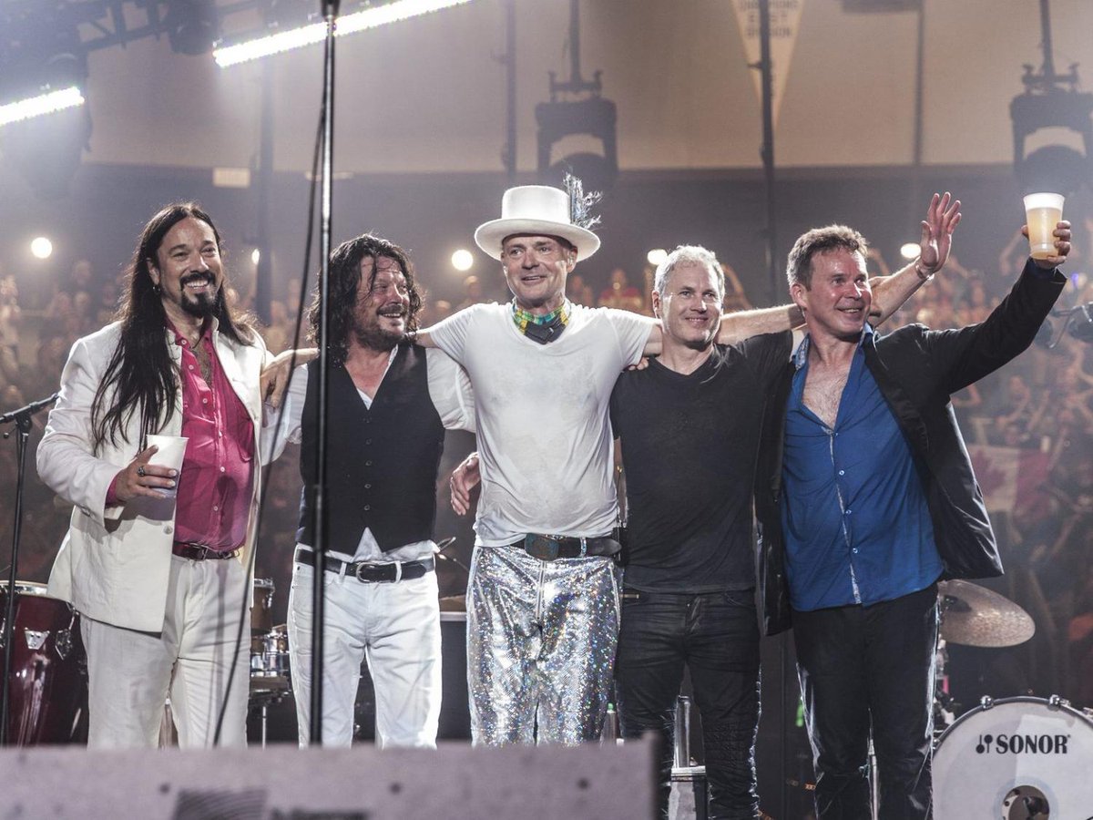 TheTorontoSun's tweet photo. IN VIEW: Life still doesn't feel the same 6 years after Gord Downie's death https://t.co/W3sjVy7mgz Via @IanShantz https://t.co/4OTlnbdBV0