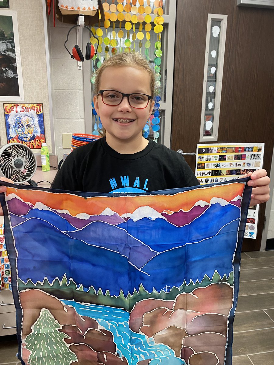Check out this amazing #Batik 5th grader, Emily did over fall break. Beautiful work!!!!!🤩🙌🏼🎨 #ArtRockstar #BeTheLight #elmerpride