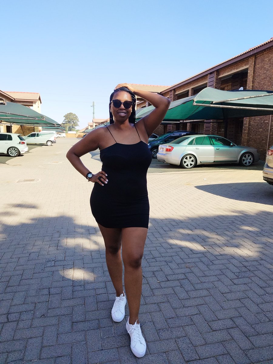 Lindi Ngonelo tweet media