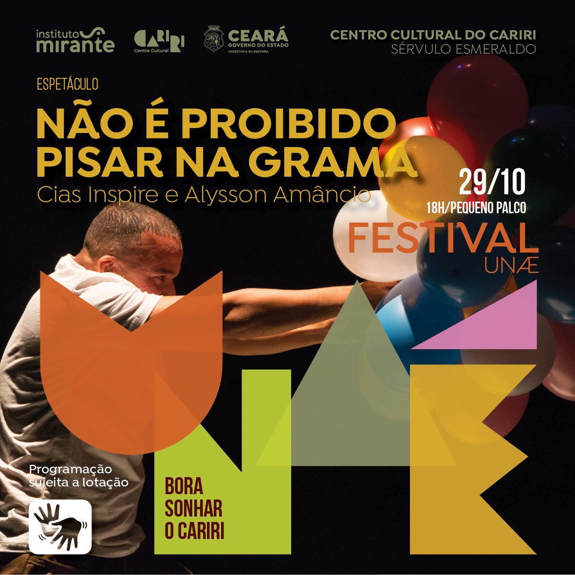 CCCariri's tweet photo. O Pequeno Palco vai ficar GRANDÃO com esse espetáculo 🤩

A apresentação estabelece uma comparação com a ideia de "não pisar na grama", explorando as fronteiras entre o que é autorizado e o que é vedado, que afetam os corpos dos dançarinos. Você não pode perder! 

#FestivalUnae https://t.co/XUzmzq1S1T
