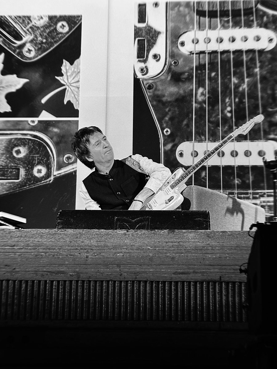 saydemesne's tweet photo. Only @Johnny_Marr is worth getting the overnight bus from London to Manchester for. Brilliant talk in Islington tonight to celebrate the release of ‘Marr’s Guitars’! #GuardianLive https://t.co/eTZM4SIgzA