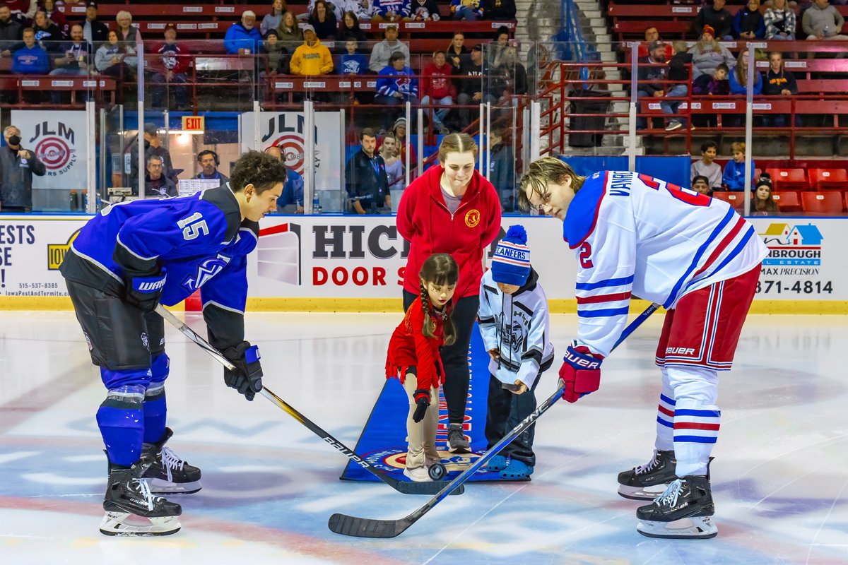 Bucs Booster Club – Supports of the Des Moines Buccaneers USHL Hockey Team