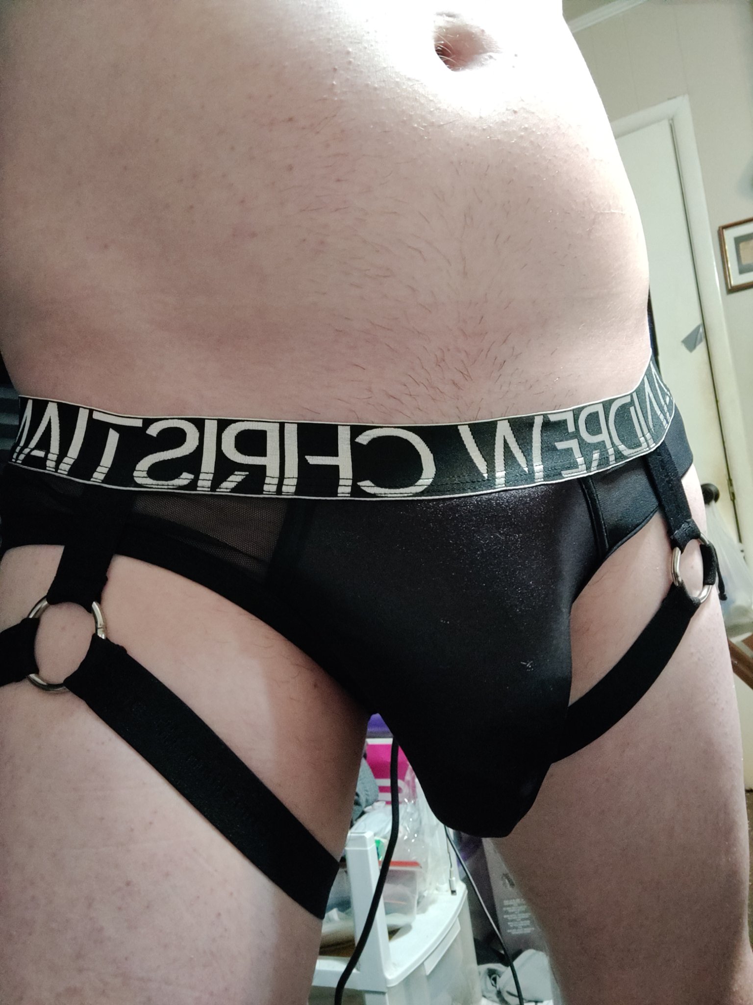 Happy thigh in garter Tuesday to all who celebrate https://t.co/KGfJjGYuO1