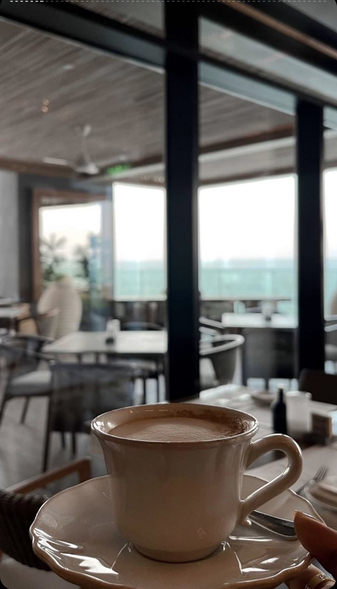 #فضفضه
مِن أقسى ما قيل في الخيبه:

"وإني عفوتُ .. حتى لا يكون لنا عند الله لقاء