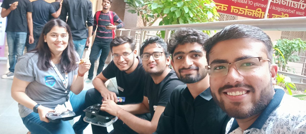 _code4Y's tweet photo. Met some FREN (friends) and made some new friends at #BRB_Bhopal! π€π₯
Exciting connections at #BRBIndia. #PushForWeb3 https://t.co/wtmVT5OZcd