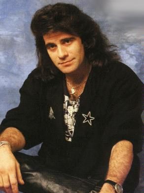 BonJovi's tweet photo. Let's see your love for Tico in the comments ⬇️ #TicoTuesday https://t.co/5KogWR49Ne