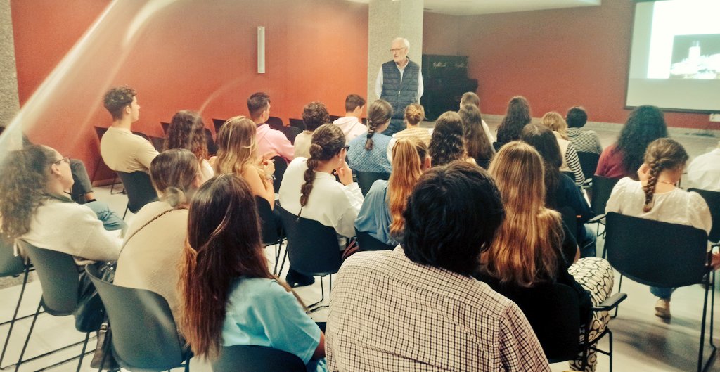 Colegio Mayor Arosa tweet media