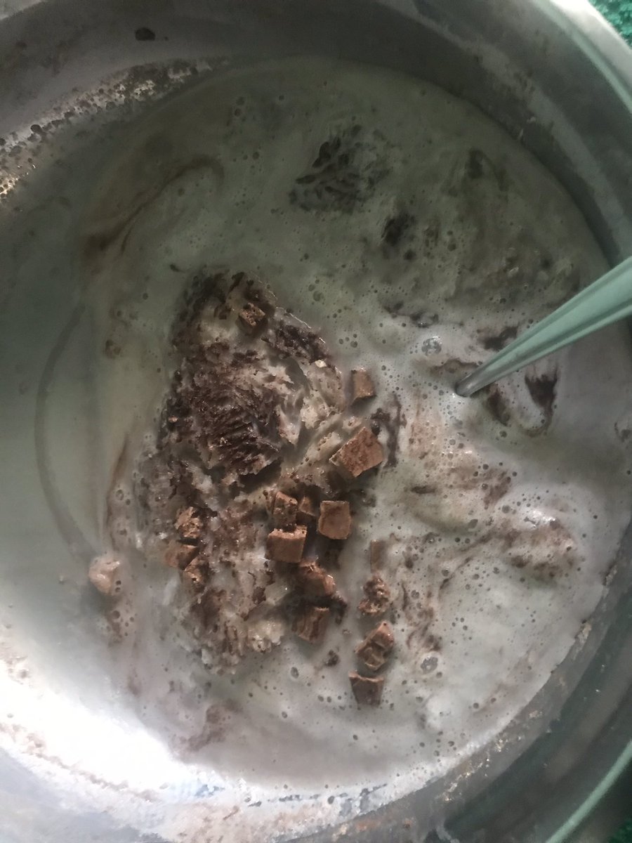 lubbr_'s tweet photo. otro capítulo de la cocina y yo (es helado casero) https://t.co/apagANNclk