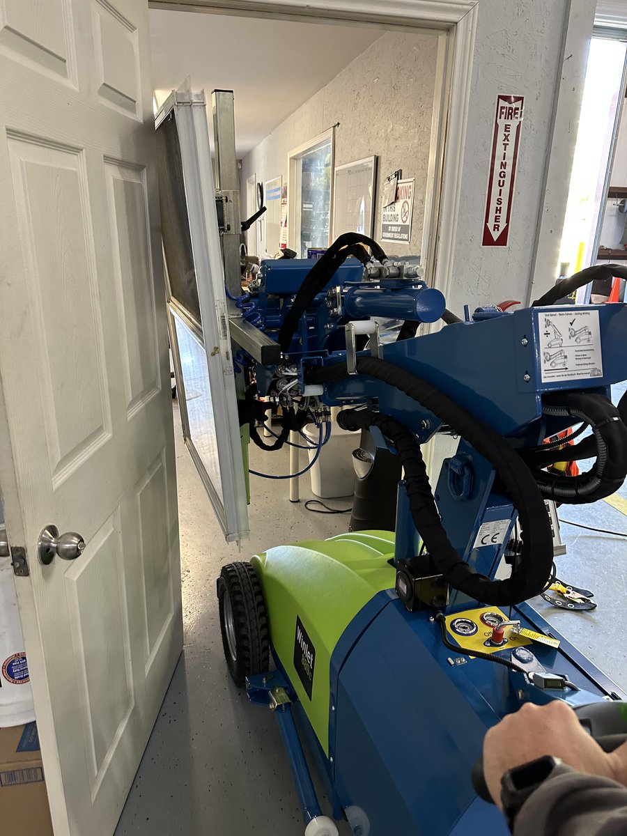 WinletUSA's tweet image. 🪟 Winlet USA is headed to the GlassBuild Show! 🏗️

Get ready to explore our impressive lineup, including the versatile Winlet 880c. It effortlessly navigates through doors, making indoor tasks a breeze. Join us at the show! 🏢🔹 #GlassBuildShow #WinletUSA #GlassHandling #Compact