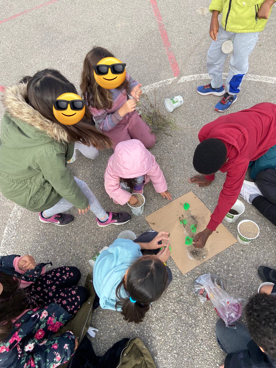 MmeHorowitz's tweet photo. We are creating a model of the Canadian Shield! We found lots of key ideas about its topography in our text about it, so we highlighted them, found the materials outside, and created this masterpiece! Reading, Social Studies, collaboration and #outdoorlearning! @takemeoutside https://t.co/luyZ5UA0JG