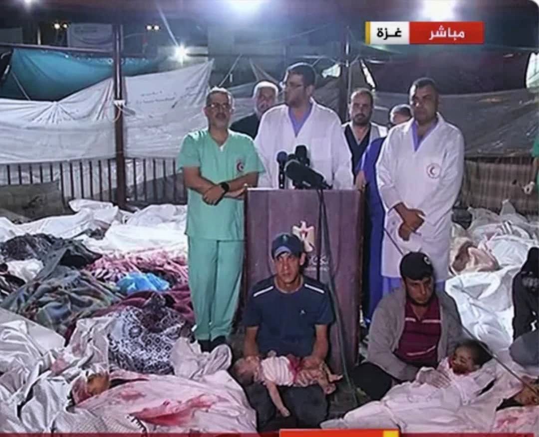 مؤتمر صحفي دون كلام فالساحة والمشهد أقوى.. 

WARNING: This video contains graphic content and may be upsetting to some people