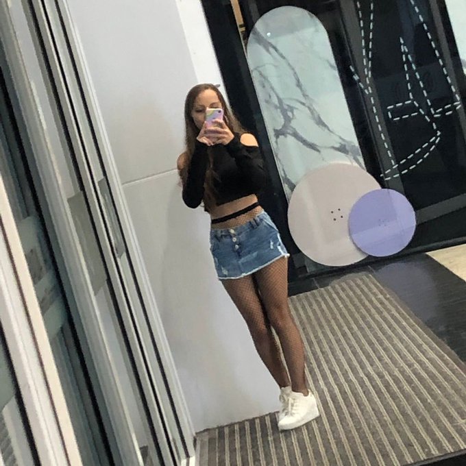 Nicoli Now’s pics and videos