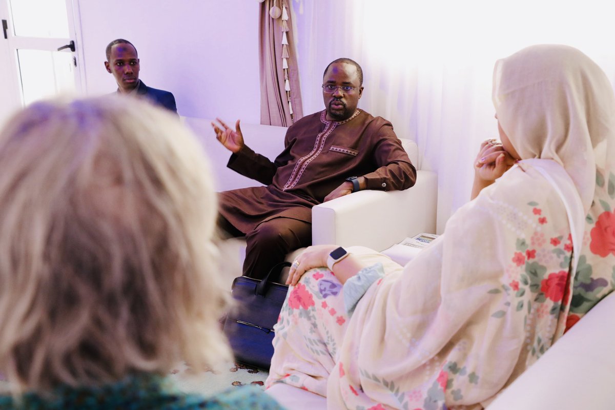 AbdallahiAmal's tweet photo. Réunion aujourd’hui avec le représentant résident de @ONUmigration, Monsieur Boubacar Seybou. L’OIM travaille à l’inclusion des travailleurs résidant en Mauritanie 🇲🇷 dans le système national de protection sociale.
#UE https://t.co/pIUxSkHRHH