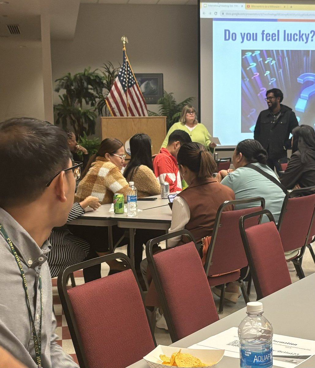 Thank you <a href="/ReginaSHyde/">Regina “Ginger” Hyde</a> from <a href="/ccsdna/">CCSDNA</a> for speaking with our #InternationalTeachers about all things testing and accommodations! #CumberlandStrong #UnitedForStudentSuccess