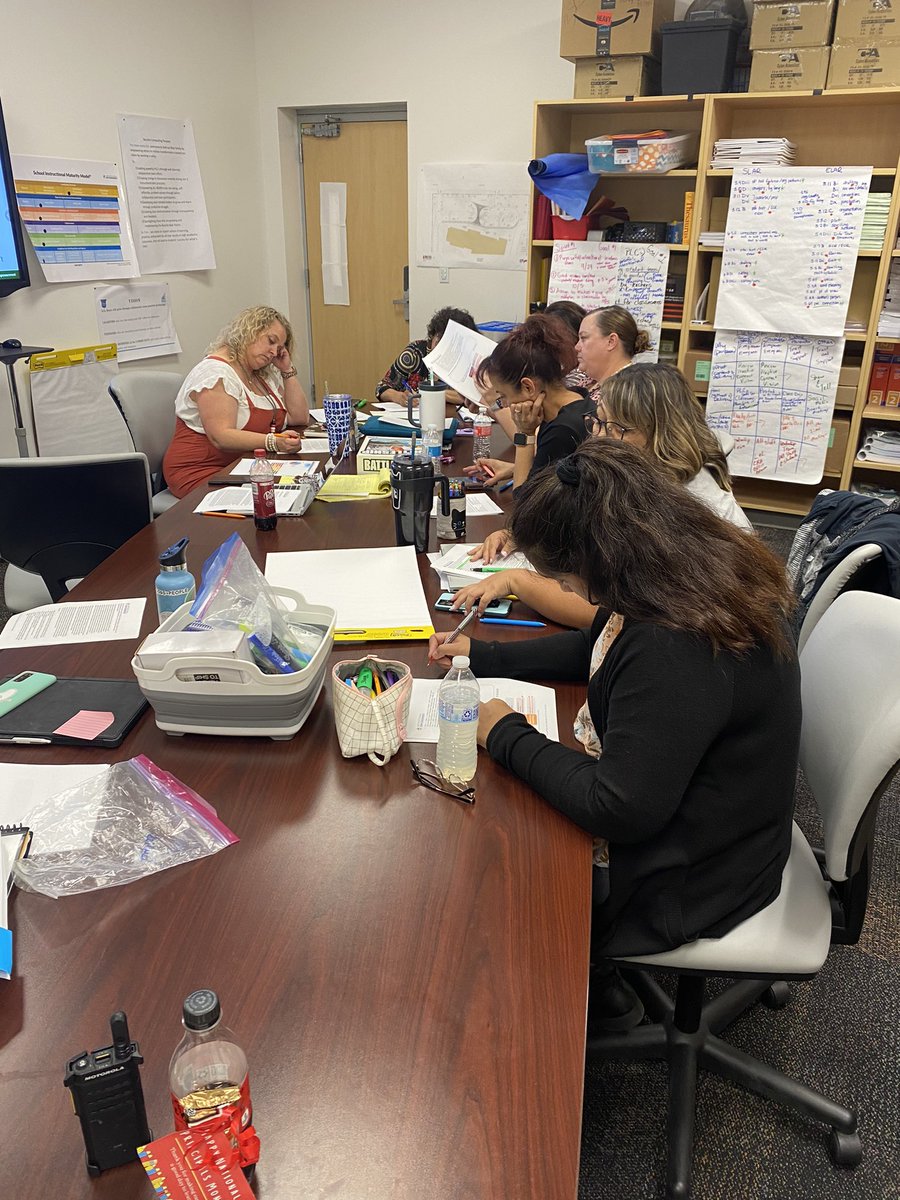 krista_daniel's tweet photo. Bunche Leadership reflecting on personal learning philosophies and beliefs about education to create better learning outcomes.
#buildingbears
@bunche_elem https://t.co/TUCxr2JsUX