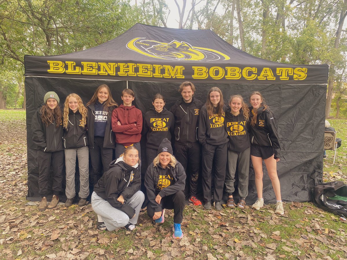 Congratulations to the Cross Country team on an excellent effort at LKSSAA! First place in Senior Girls for Samantha Stewart, and 2nd place for the Senior Girls team. All runners had personal bests - way to go, everyone! 💛🖤