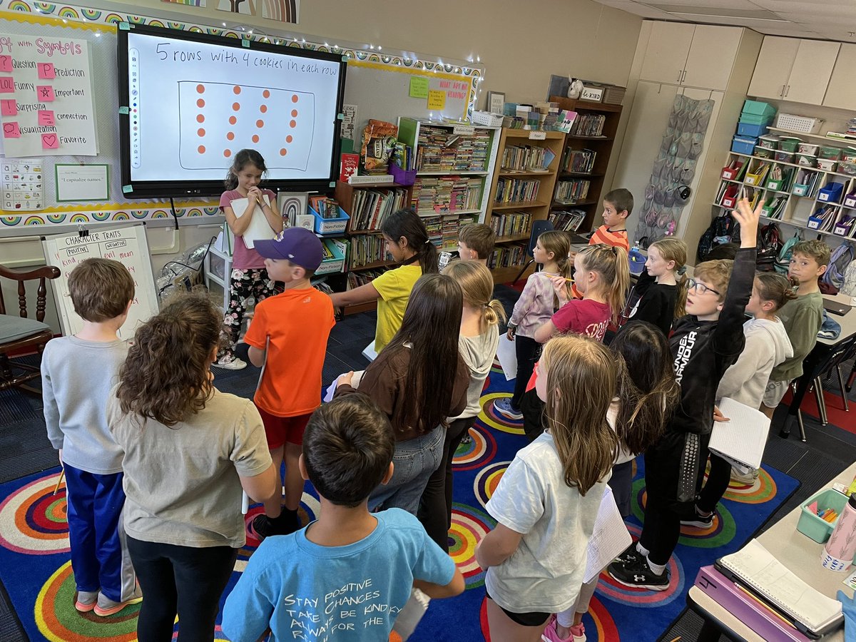 mrsallybecker's tweet image. We learned about arrays using our bodies! How many rows of kids and how many in each row? 🧍🏼✖️  #Mathematics #mathinpractice