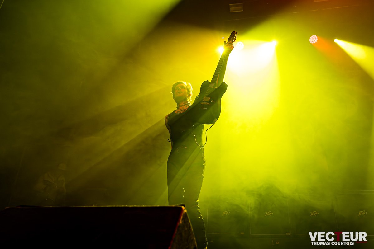 metalhoratio's tweet photo. @bfmvofficial @VecteurMagazine @OMandM at #MTelus in #Montreal.  

 Cover for @VecteurMagazine

#photography #concert #mtl #OMandM #ofmiceandmen #metal https://t.co/BVtVmA1Lbb