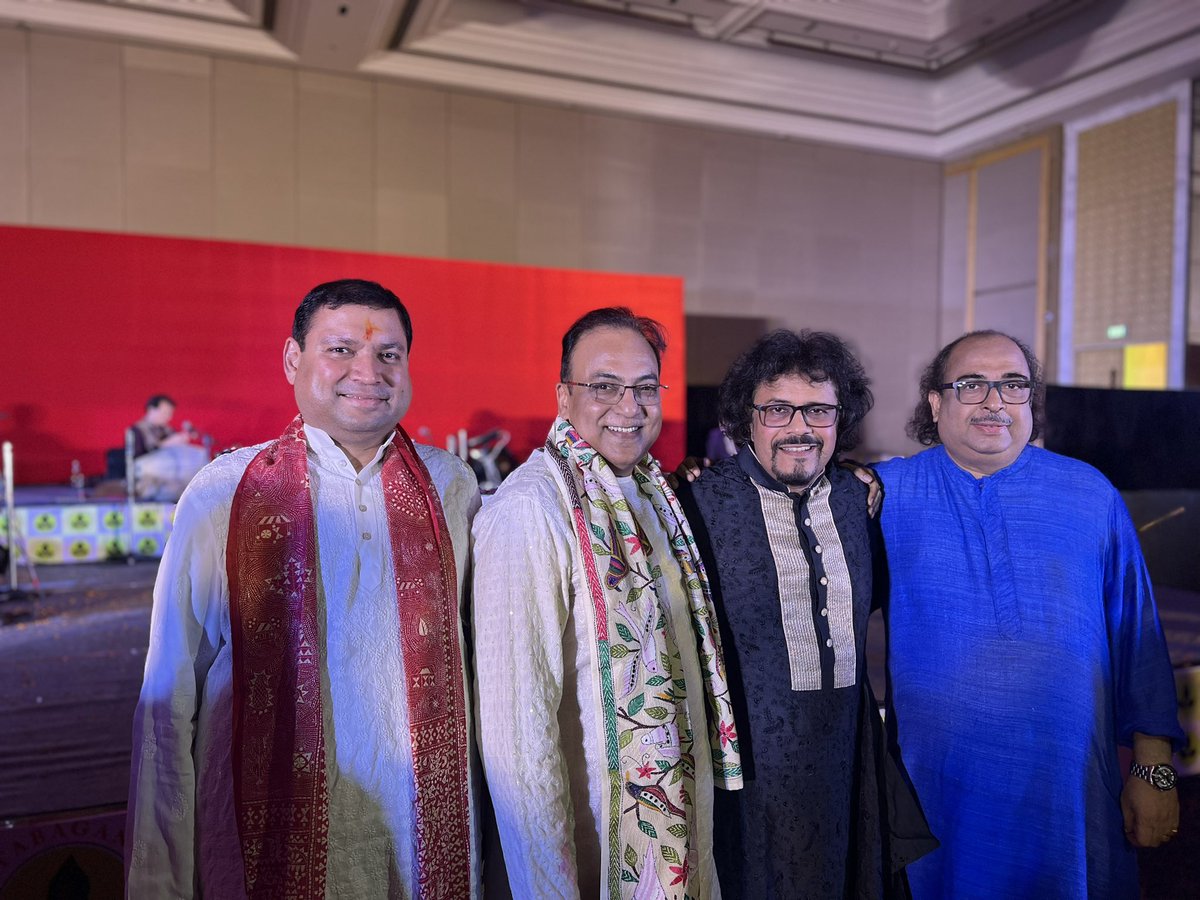indraroy's tweet photo. Chaltabagan Durga Pujo ‘Durga O Prakriti’ programat ITC Royal Bengal

#ITCRoyalBengal
#ITCSonar
#pujowithITChotels

@silarindam @mimichakraborty #BickramGhosh @PrabhaKhaitan @sundeepbhutoria https://t.co/Qz67drbGqL
