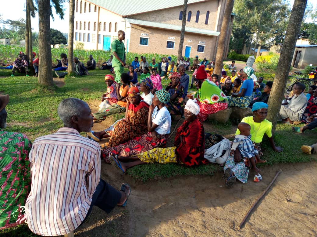 RubiraCell's tweet photo. Inteko z'abaturage ishuri ryiza Abaturage bigiramo Gahunda za Leta 
Uyumunsi zateranye Higirwamo
▶️Ejoheza 
▶️Mutuelle 
▶️Isuku 
Abitaburiye biyemeje kubigira Umuco no Kuba Ba Nkoreneza Bandebereho muri Gahunda Zose zibatezimbere
@GatsiboDistrict 
@Gitokisector2 
@BraveEtienne https://t.co/4a2aSzf76k