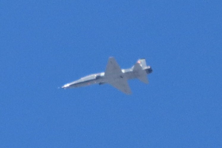 aviationarchive's tweet photo. A T-38 looking lost, making a rare appearance in these parts.  
#T38
#TORO84
#AE0058 https://t.co/nmwNhVEV4I