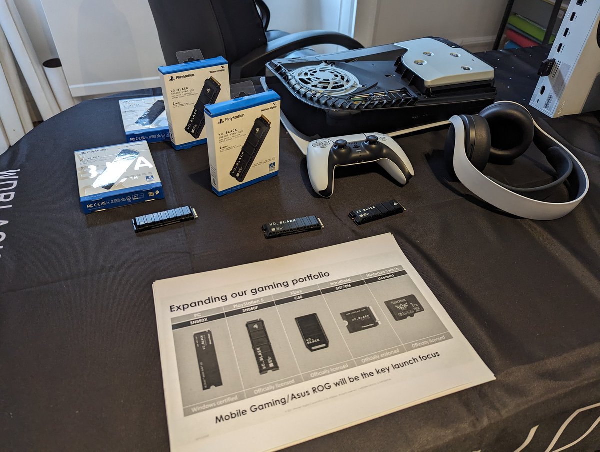 SamyGeekTest's tweet image. Passage chez @themessengersfr pour découvrir les nouveautés @WD_FR. Bien sûr je me suis attardé sur les produits gaming 🤓