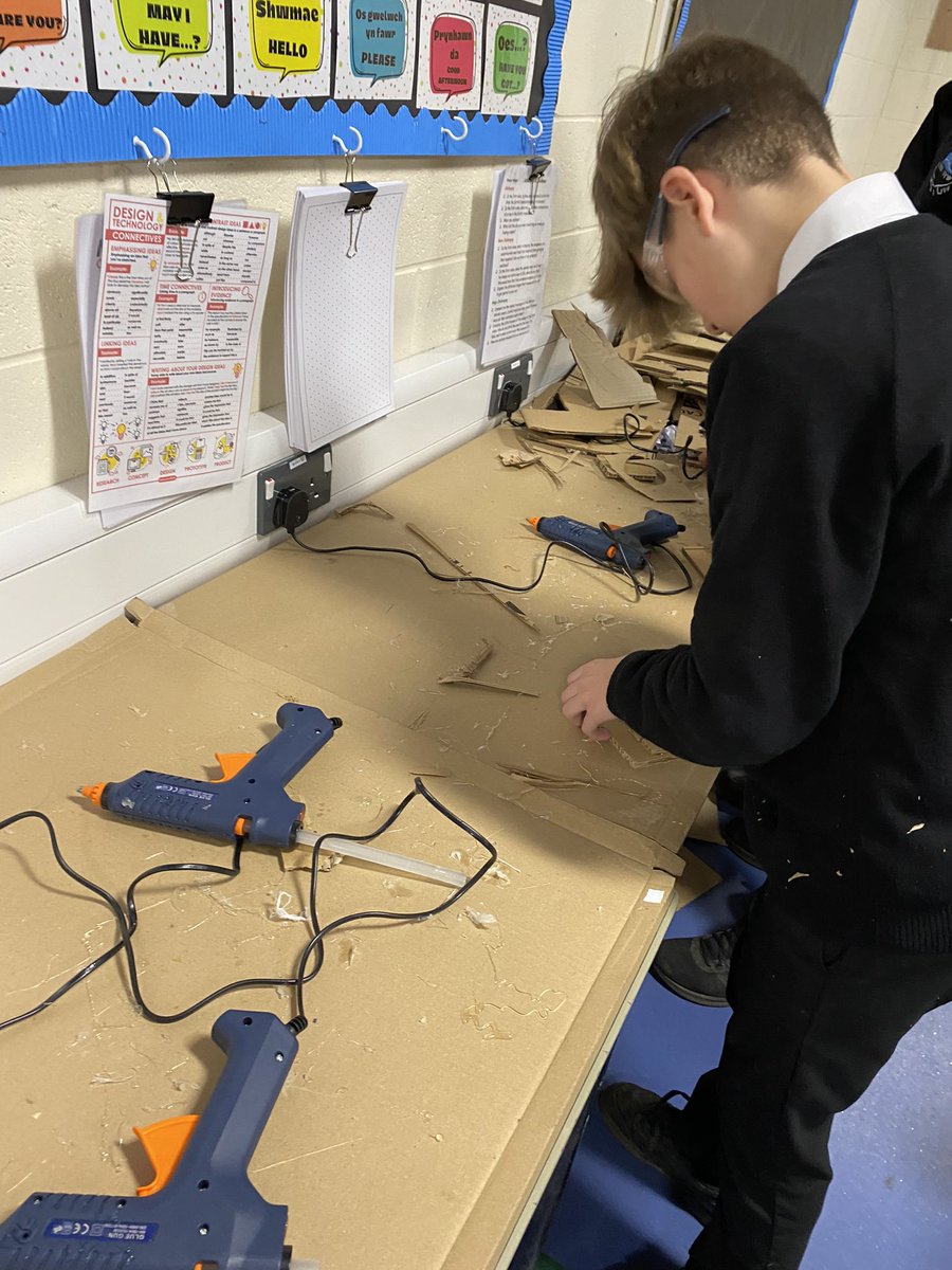 AbersychanDT's tweet image. Another modelling lesson with Year 9 today. Next lesson they’ll begin to turn their models in to a final product in the workshop #prototype #skills #iterativeprocess 👏🏼☺️
