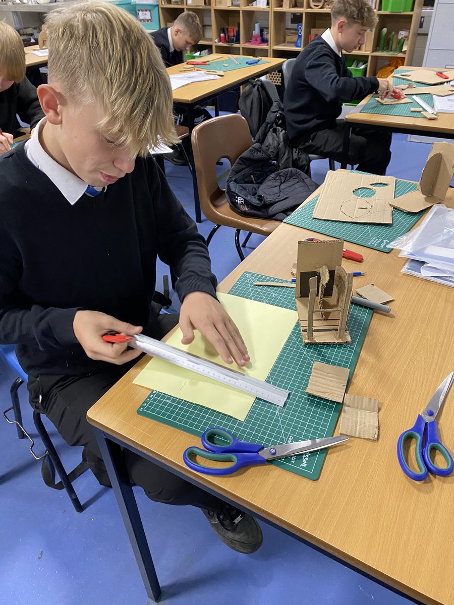 AbersychanDT's tweet image. Another modelling lesson with Year 9 today. Next lesson they’ll begin to turn their models in to a final product in the workshop #prototype #skills #iterativeprocess 👏🏼☺️
