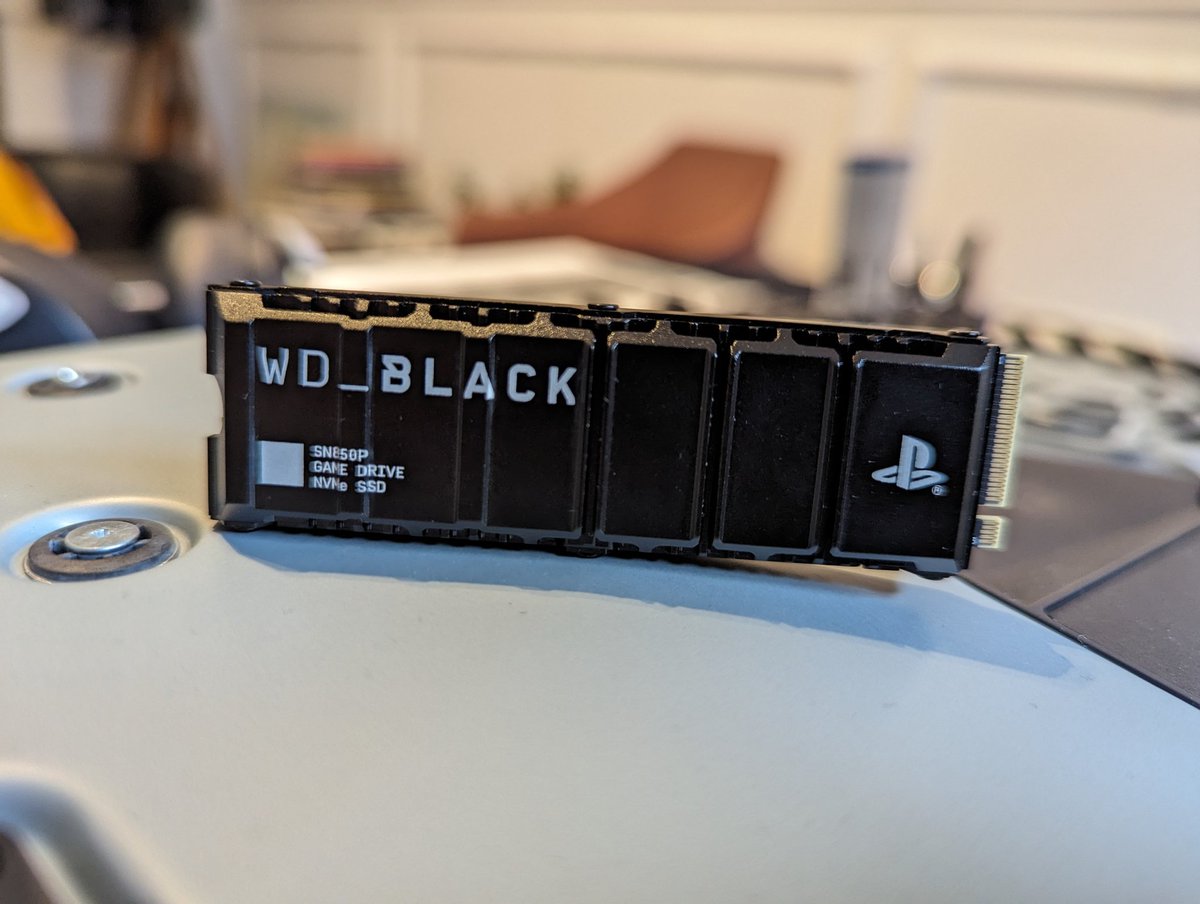 SamyGeekTest's tweet image. Passage chez @themessengersfr pour découvrir les nouveautés @WD_FR. Bien sûr je me suis attardé sur les produits gaming 🤓