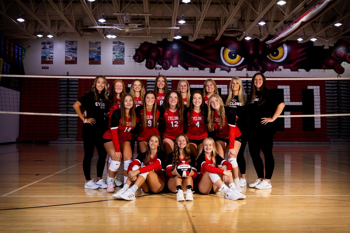 🚨🏐Volleyball Post Season‼️🌪️

Good luck to our Volleyball team on tonight’s Regional Quarterfinal game!

❤️🏐🌪🖤Go Cyclones! ❤️🏐🌪🖤

⏰ 7:00pm
🆚 Red Oak 
📍 Red Oak, IA

📸 Perception Signature Photography
