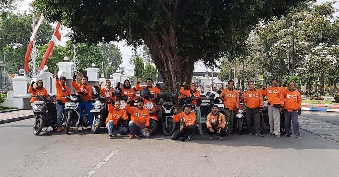 info__jombang's tweet photo. Siapa yang mau jajan hari ini? Karena ShopeeFood udah ada di Jombang rek!

Di launchingnya ShopeeFood hari ini ada promo Diskon s/d 60% &amp; Diskon Ongkir.

Langsung aja cek ShopeeFood di aplikasi Shopee kalian sekarang!
.
#Jombang #ShopeeFood #ShopeeJombang #infojombang https://t.co/o445SAJAa8